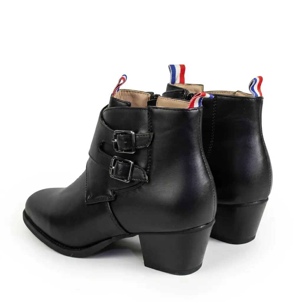 A8Black-4.webp